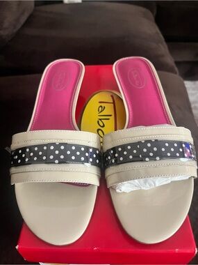 Talbots Open Toe kitten heel 8.5